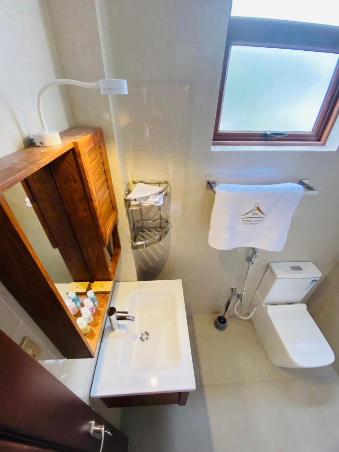 Aurelia Inn Κάντι Εξωτερικό φωτογραφία